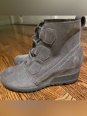 Sorel Gray Suede Wedge Ankle Boots
